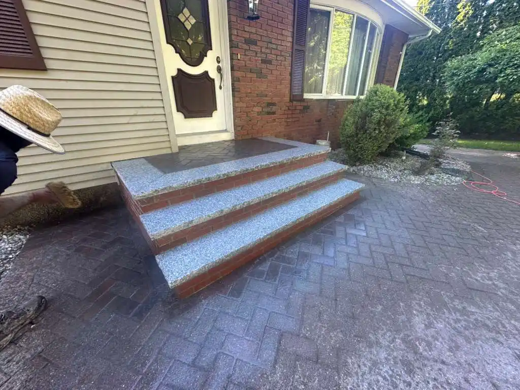 (3)